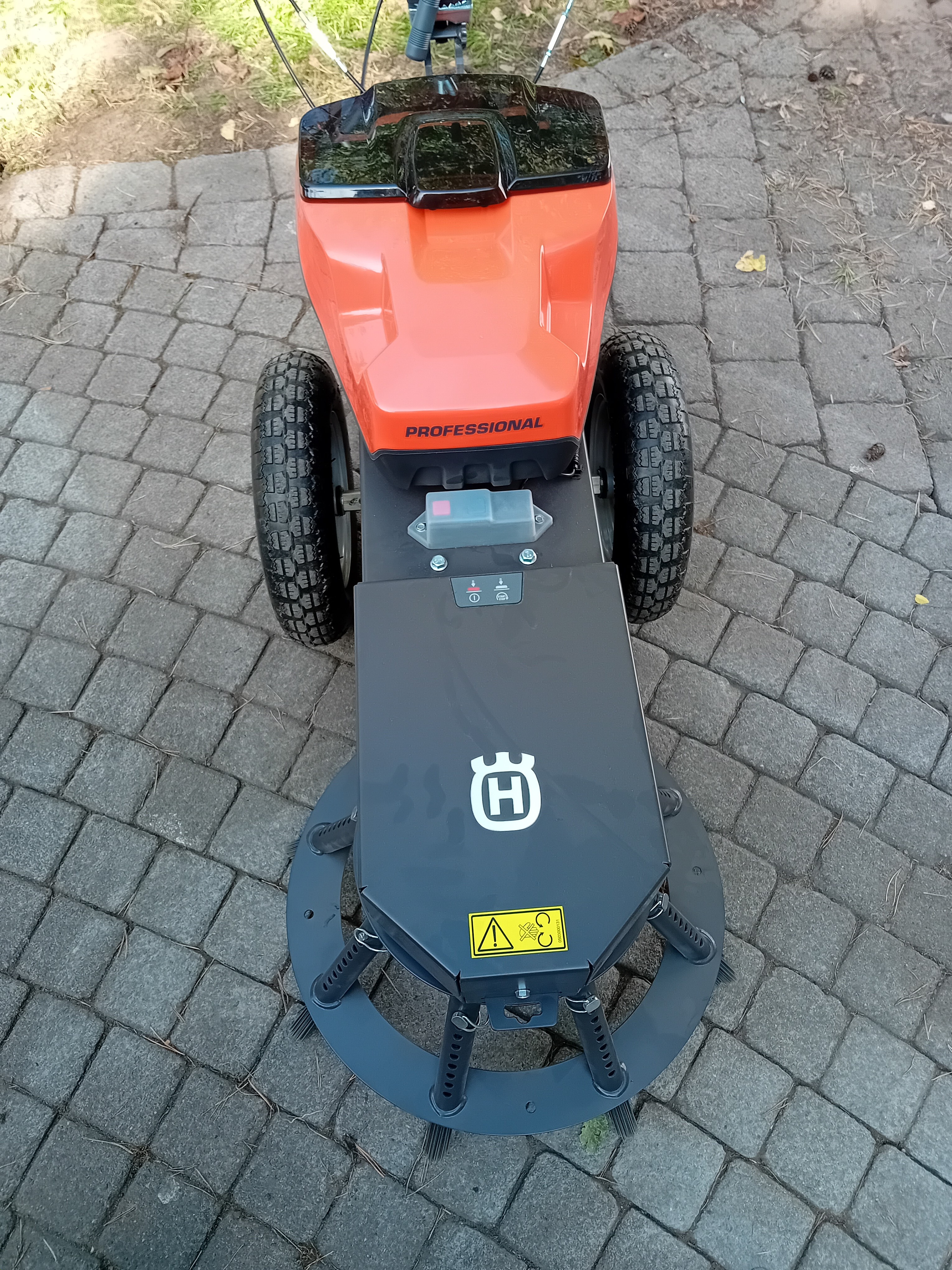 Husqvarna Akku Unkrautbürste WB 560i